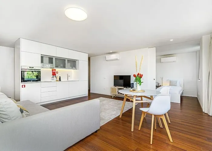 Bombarda V By Innkeeper ポルト