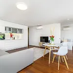 Bombarda V By Innkeeper Oporto