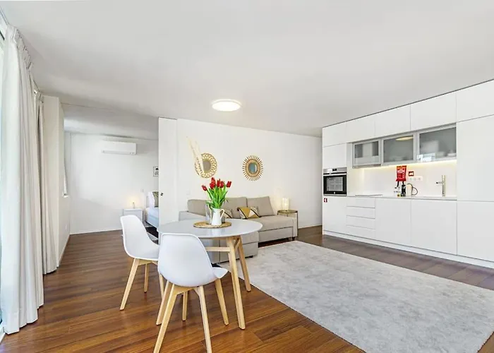 Bombarda V By Innkeeper * Oporto