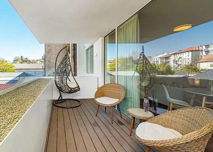 Bombarda V By Innkeeper * Oporto